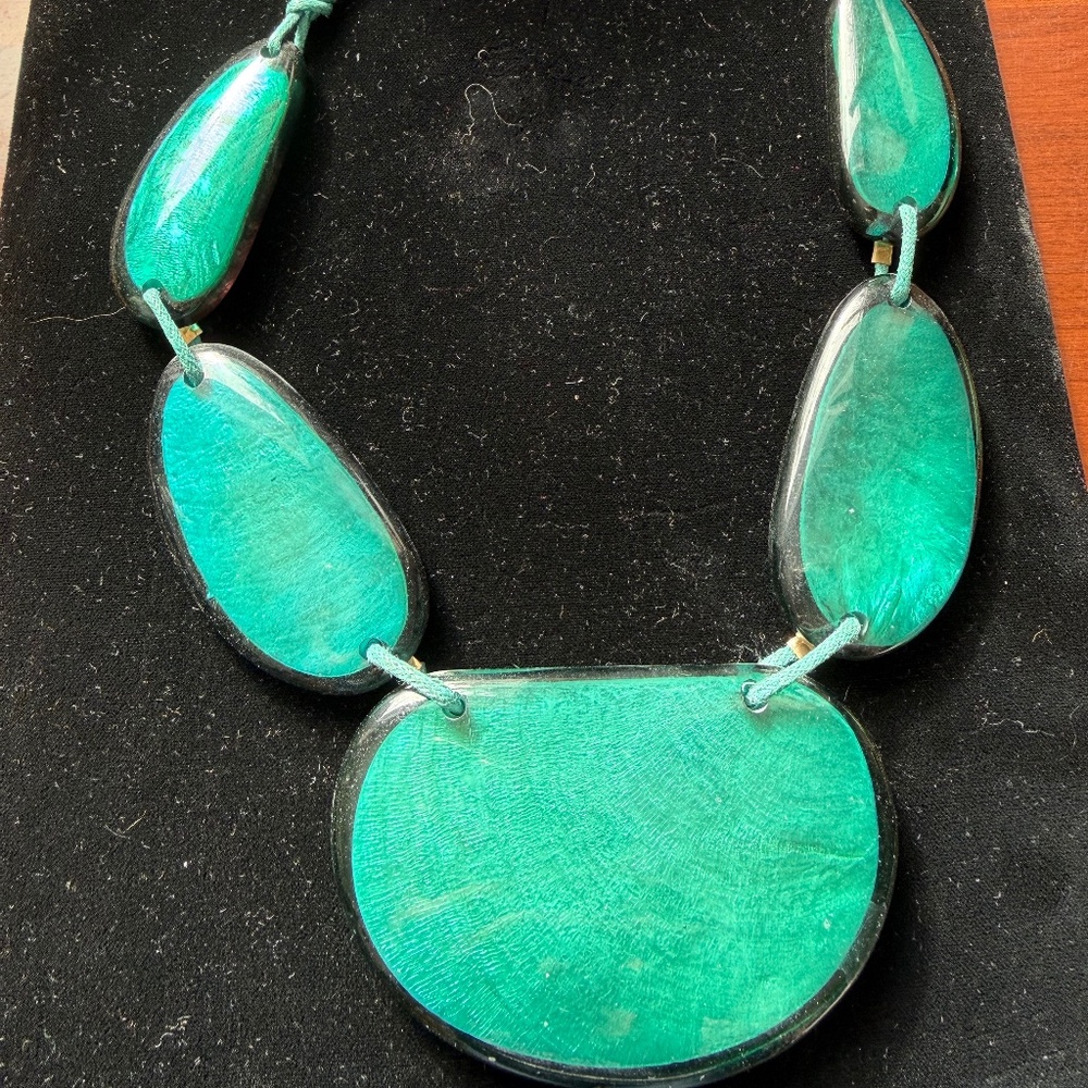NEW TEAL Resin Chunky Necklace -11"